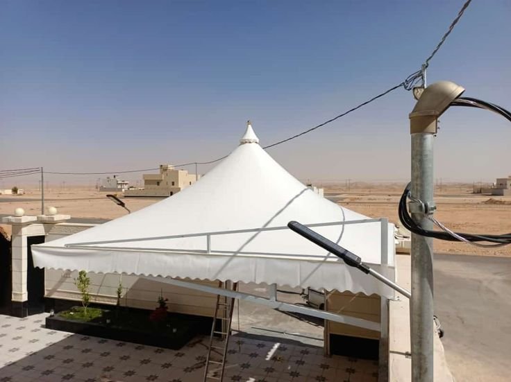 مظلات هرمية